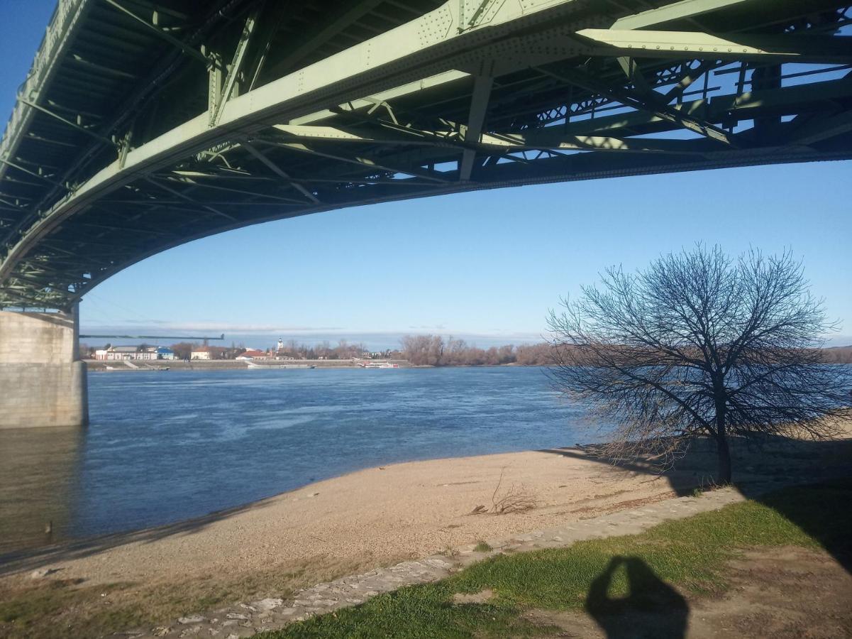 Esztergom Central 外观 照片