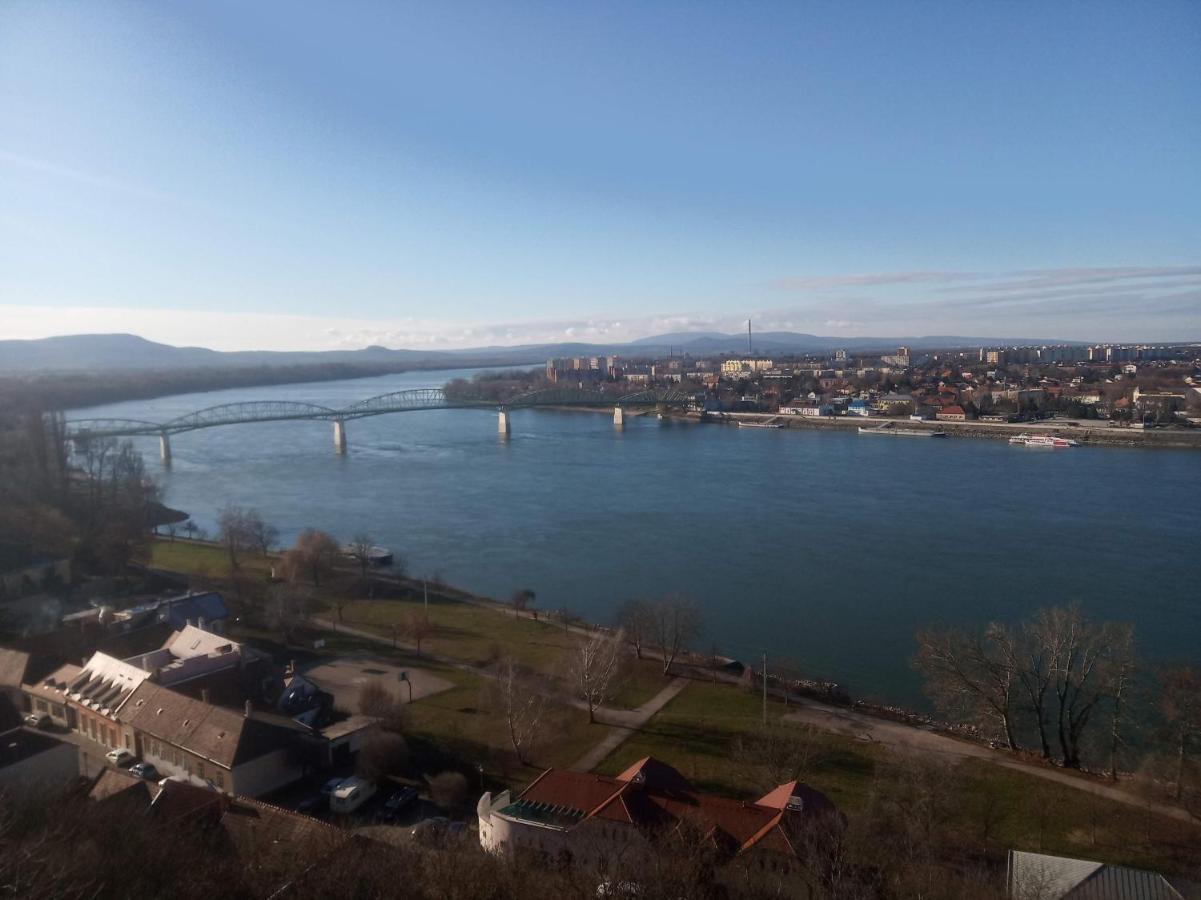 Esztergom Central 外观 照片